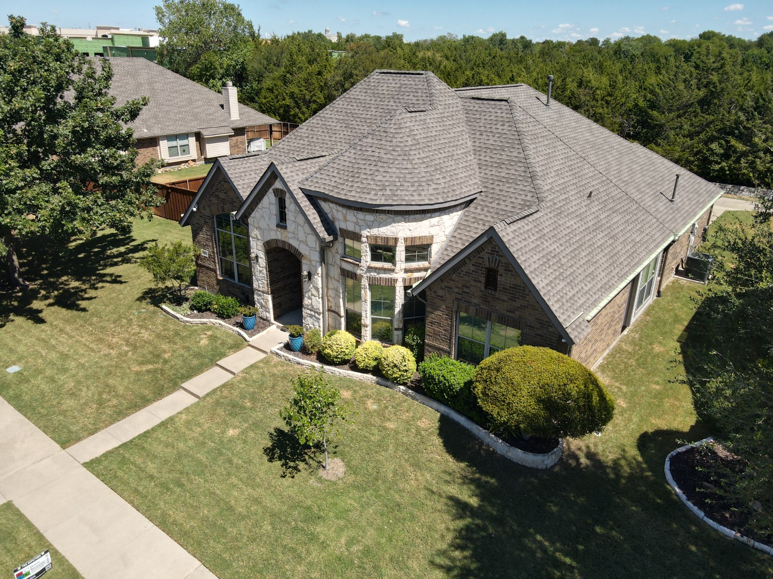 Rockwall home where Element completed roof gutters and window restoration
